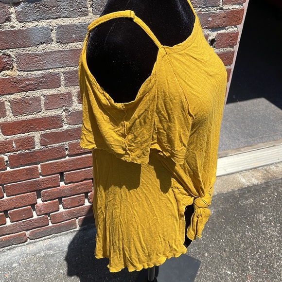 Gimmicks by BKE yellow open should top size small - Picture 3 of 8